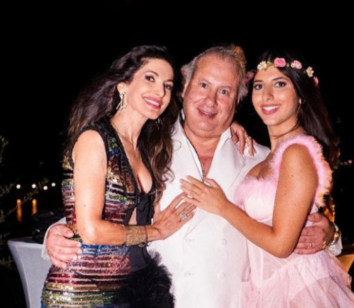 da sinistra Maria Mons&egrave;, il marito Salvatore Paravia e la figlia Perla Maria Paravia