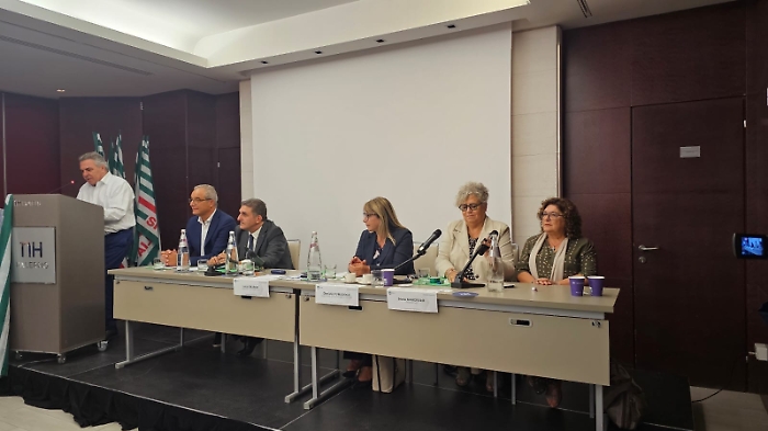 0393d560-0100-418f-bd50-9281b7ca9ec8