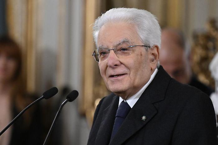 Mattarella: &ldquo;L'Ilva &egrave; un impegno nazionale&rdquo;. Meloni: &ldquo;Tavolo su Taranto a palazzo Chigi&rdquo;