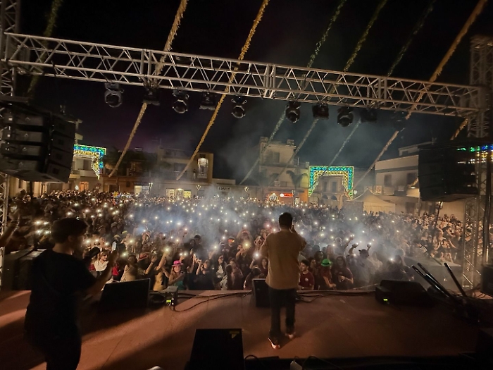La festa di ieri sera in piazza Gramsci