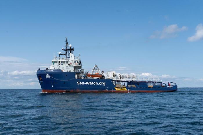 Migranti: Sea Watch, salvate 50 persone in difficolt&agrave;