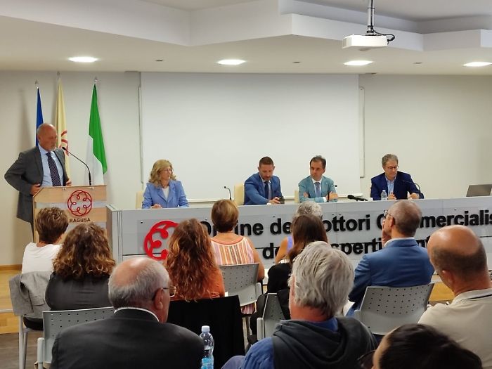 Attinelli, Mazzola, Rapisarda, Maggioni e Giampiccolo.doc