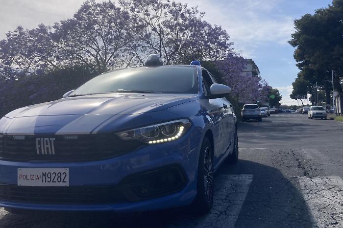 IL PARCHEGGIO DELLA DISCORDIA CONDOMINI LITIGANO TRA LORO E MINACCIANO I POLIZIOTTI. TRE CATANESI DENUNCIATI DALLA POLIZIA DI STATO.