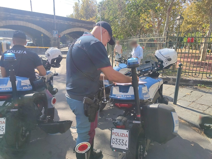 NUOVA STRETTA DELLA POLIZIA DI STATO SUI PARCHEGGIATORI ABUSIVI 15 SANZIONATI, DI CUI 12 HANNO PURE VIOLATO IL DACUR