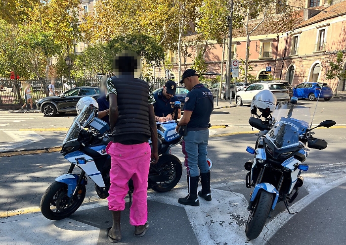 PUGNO DURO CONTRO IL FENOMENO DEI PARCHEGGIATORI ABUSIVI, SANZIONATI E DENUNCIATI PER L’INOSSERVANZA DEL DACUR 7 PREGIUDICATI