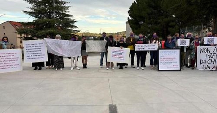 Protesta a Enna per vicenda don Rugolo