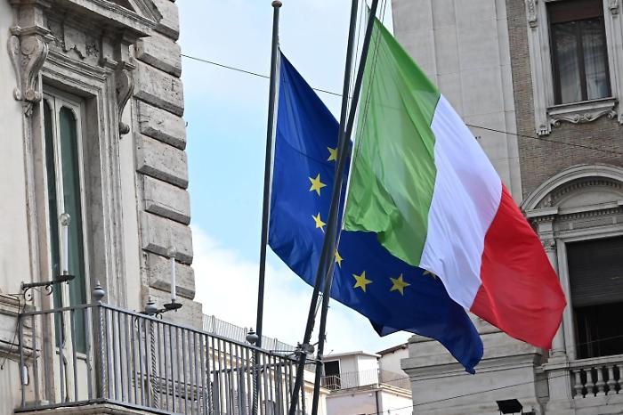 Bandiera italiana UE