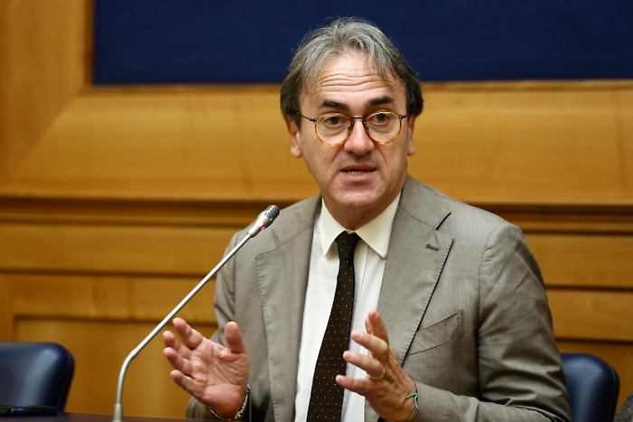 Conferenza stampa sul ponte sullo stretto di Messina