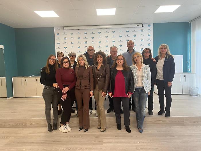 I partecipanti alla sottoscrizione dell'accordo alla Medi Care