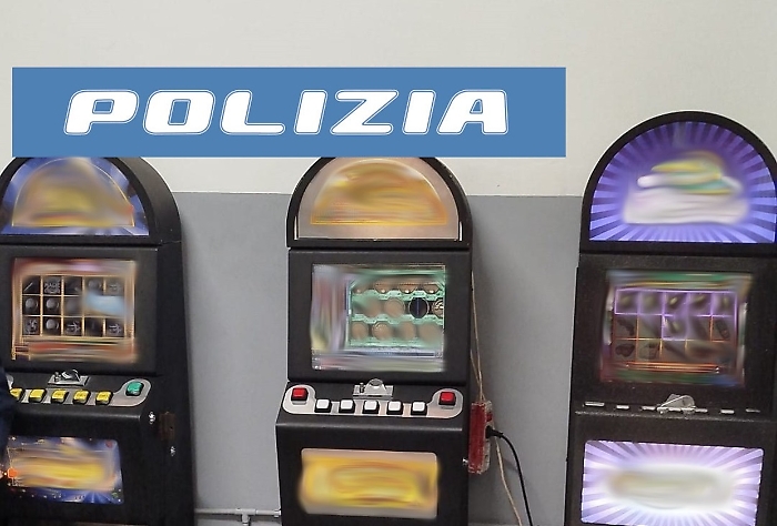 LA POLIZIA DI STATO SCOPRE E SEQUESTRA UNA SALA GIOCHI ABUSIVA E DENUNCIA IL TITOLARE ANCHE PER FURTO DI ENERGIA ELETTRICA