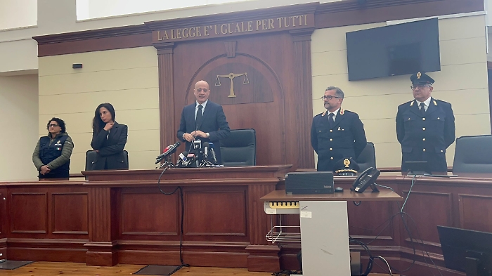 Conferenza stampa a Caltanissetta sulla morte di Larimar Annaloro