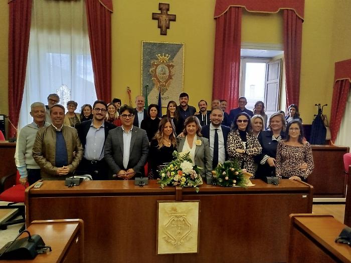 foto di gruppo dopo l'incontro in Municipio