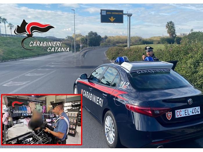 furto centro commerciale