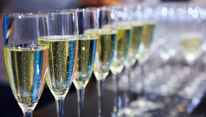 Spumanti dell'Etna ed eccellenze gastronomiche per celebrare il territorio e le etichette che meritano