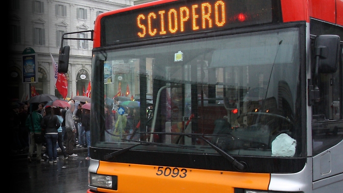 sciopero mezzi pubblici autobus fermo