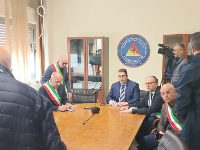 sindaci protezione civile in catene