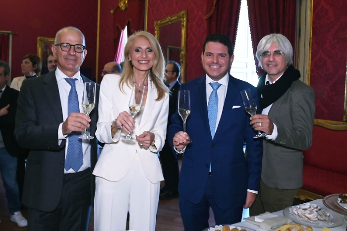 Il presidente dell'Ars Gaetano Galvagno con tre giornalisti della Stampa parlamentare siciliana