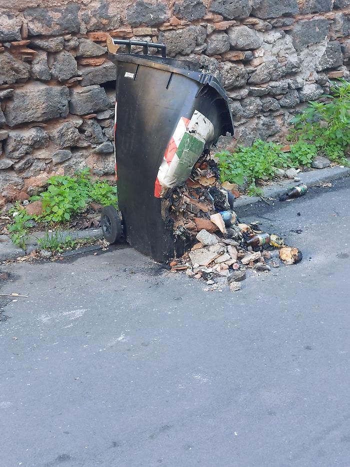 64947375-d911-4883-bca2-e66fe05ee3f8