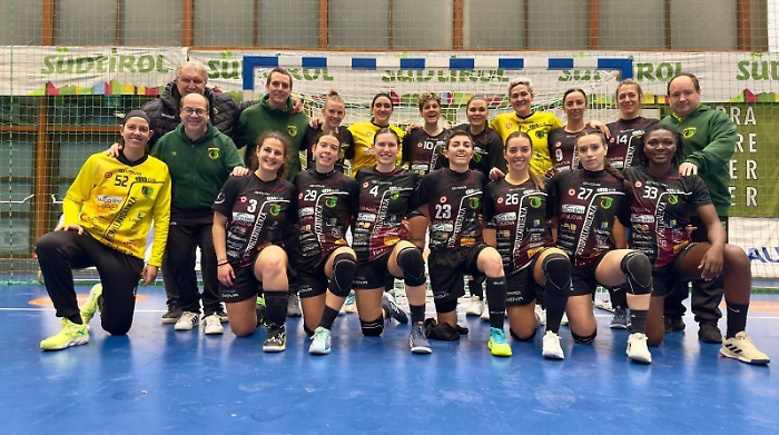 Handball Erice alla fine della vittoriosa gara sul campo del Bressaanone