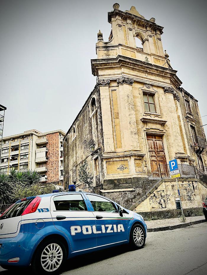 LITE TRA PARCHEGGIATORI ABUSIVI FINISCE A BOTTIGLIATE LA POLIZIA DI STATO ARRESTA 35ENNE PER TENTATO OMICIDIO DI UN CONNAZIONALE