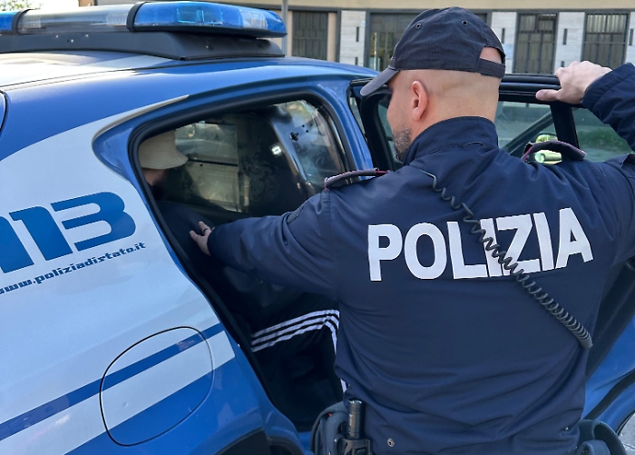 61ENNE CATANESE ARRESTATO DALLA POLIZIA DI STATO PER MALTRATTAMENTI IN FAMIGLIA E LESIONI PERSONALI