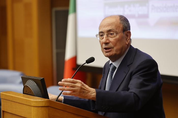 Tajani, ok all'Autonomia ma sistemare la sanit&agrave; al Sud