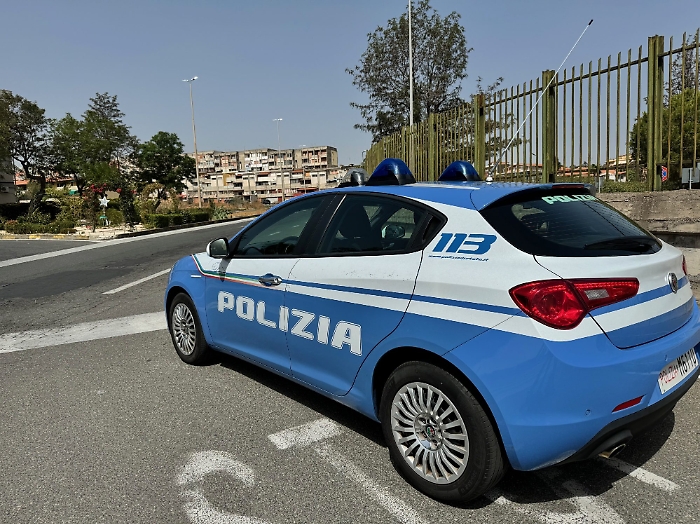 CONTROLLO STRAORDINARIO A SAN GIOVANNI GALERMO, 60ENNE DENUNCIATO DALLA POLIZIA DI STATO NASCONDEVA QUASI 80 GRAMMI DI MARIJUANA NEL BALCONE DI CASA