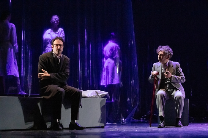 ph &copy; rosellina garbo