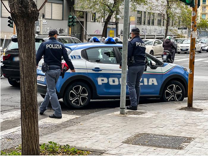 PERSEGUITA LA EX COMPAGNA, LA PICCHIA E LE SBATTE LA TESTA CONTRO IL MURO ... STATO-1