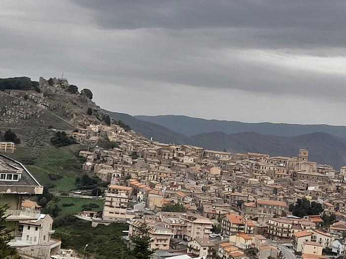 Una panoramica del comune di Mistretta