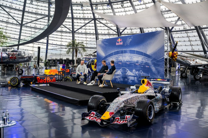 conferenza stampa di presentazione all'Hangar-7 di Salisburgo Credit Red Bull Content Pool