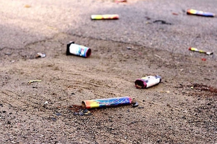 petardi botti esplosi in strada