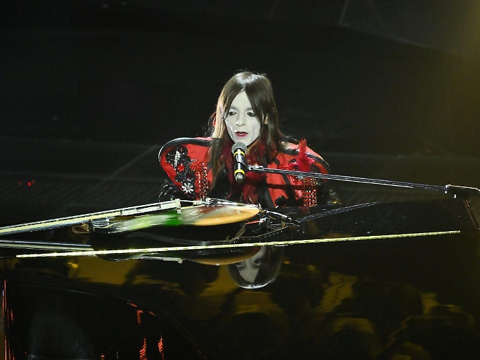 1740233342_3e8134db5b34727cd9b2