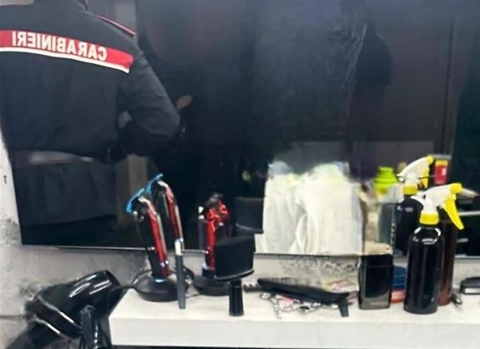Barbiere abusivo Acireale