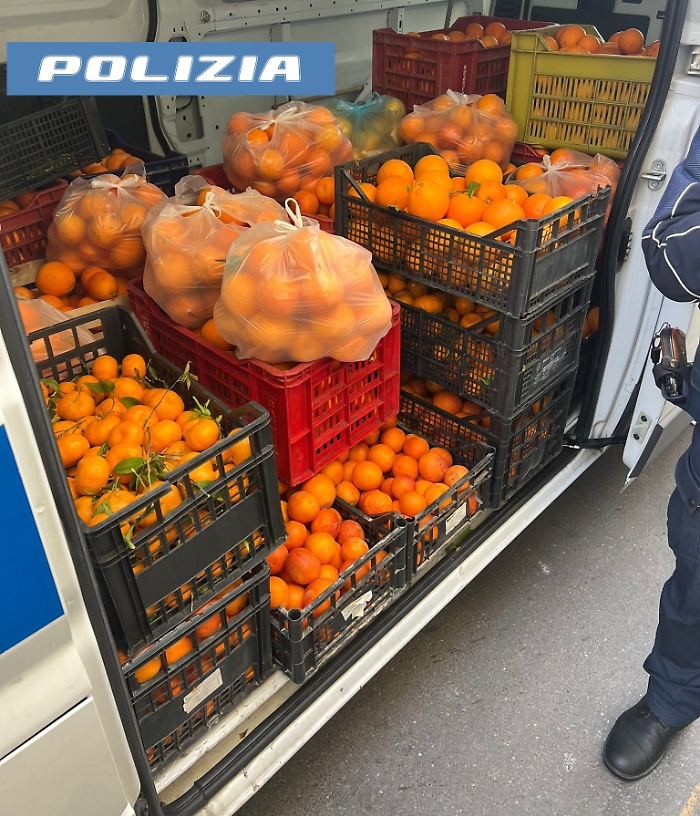 - CONTRASTO DELLA POLIZIA DI STATO ALL&rsquo;ABUSIVISMO COMMERCIALE, MAXI SEQUES...EURO 2