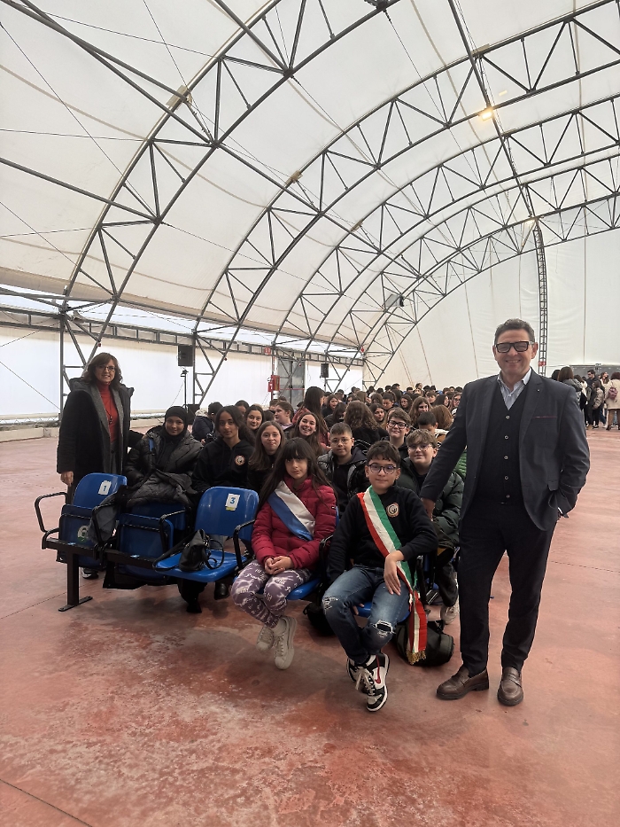 Il gruppo scolastico al teatro Tenda di Ragusa