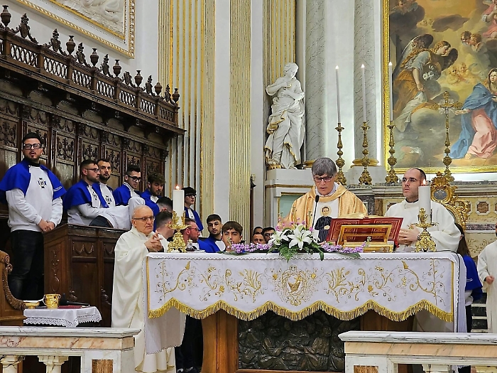 La messa celebrata da don Patriciello