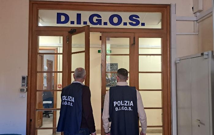 RUBA UN&rsquo;AUTO IN CENTRO, INDIVIDUATO E ARRESTATO DALLA POLIZIA DI STATO