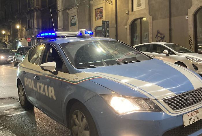 TENTANO DI RAPINARE UN UOMO FUGGENDO A BORDO DI UNO SCOOTER, TRE MINORENNI BLOCCATI DALLA POLIZIA DI STATO