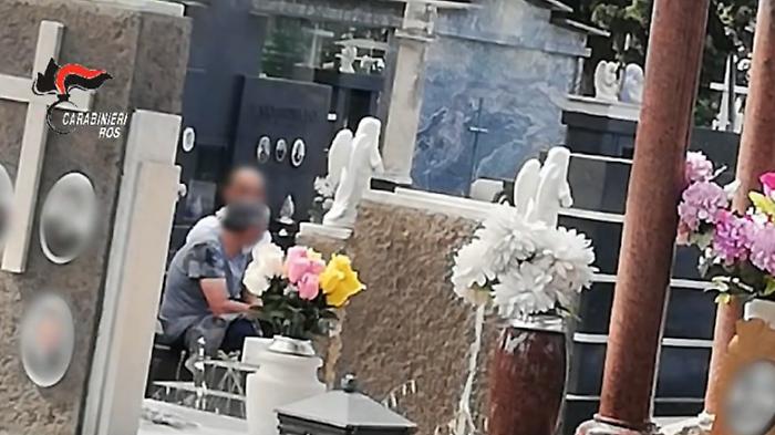 operazione mercurio blitz cimitero