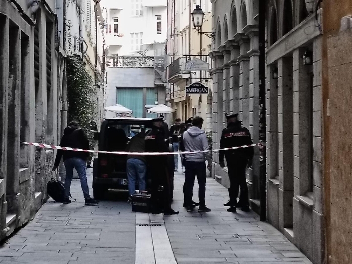 1743428438_c879b3f7d2cb8304641b