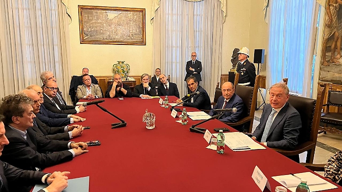 Incontro a Catania tra presidente Schifani e ministro Urso 2