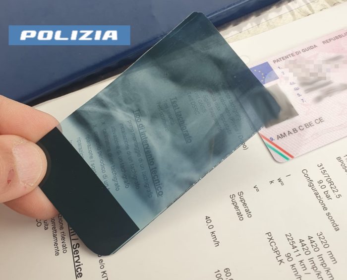 STRETTA SUI TEMPI DI GUIDA DEGLI AUTOTRASPORTATORI, 51ENNE DENUNCIATO DALLA POLIZIA DI STATO