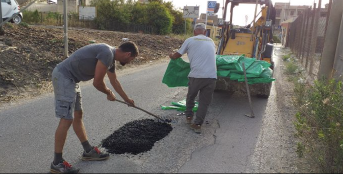 Strade colabrodo a Modica