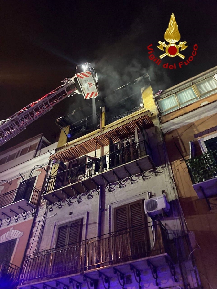 Incendio a Palermo