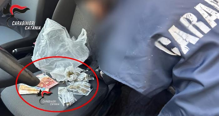 foto arresto Piazza Dante