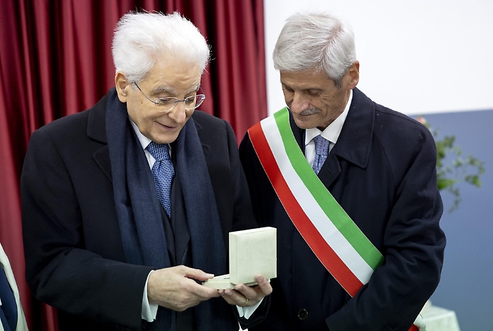 Mattarella, garantire servizi adeguati in tutto il Paese