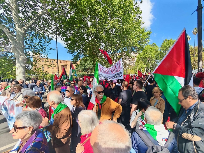 1745570702_bf686ba7f37bbc9a2035