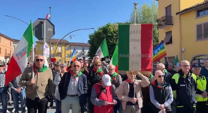 1745573102_cfdcd498fdfe3a64a1d5