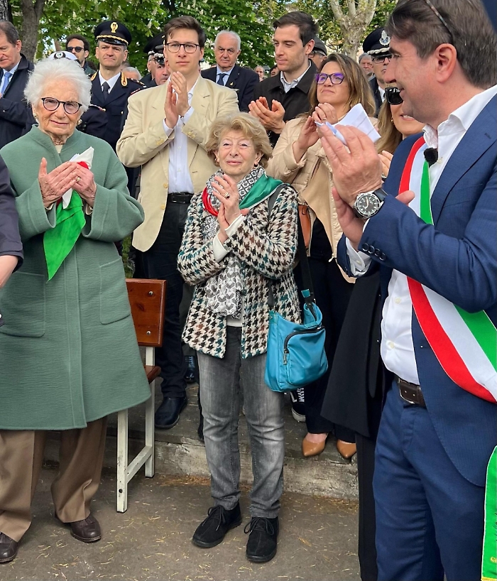 1745763303_2ba12887f52d5a2468f1